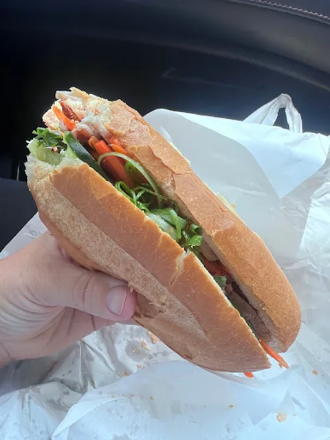 Nguyen Bakery & Cakes