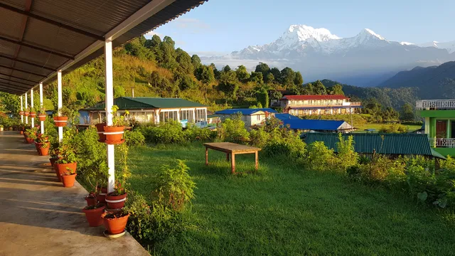 MACHHAPUCHRE Guest house and restaurant Australian camp