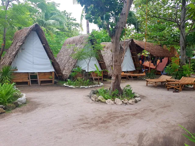 Georgia's Neverland Hostel Bar & Restaurant