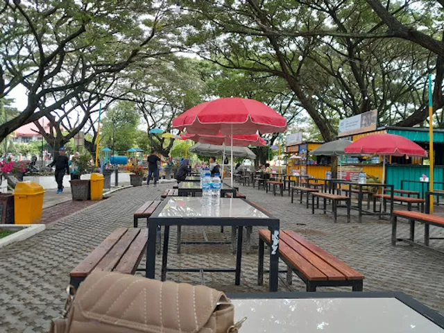 Wisata Kuliner (Foodcourt) Blangpadang - Banda Aceh