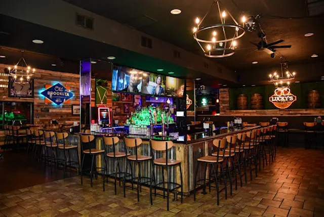 Lucky's Bar & Grill