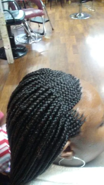 Mimis African Hair Braiding