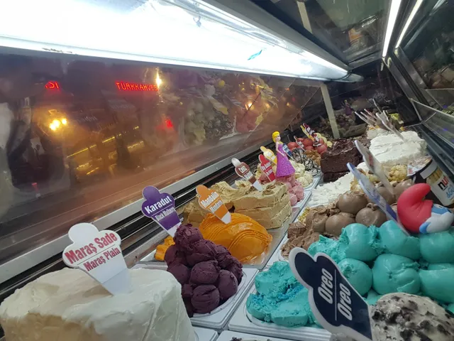 Meşhur alaçatı dondurmacısı