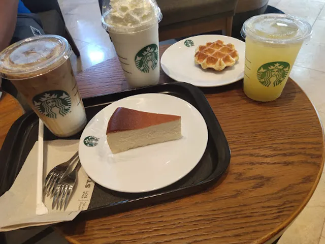 Starbucks at The Davis Sukhumvit 24