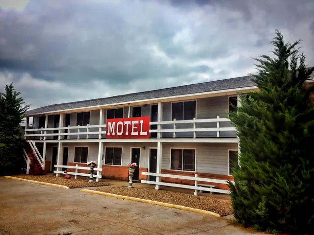 Home On The Range Lodging