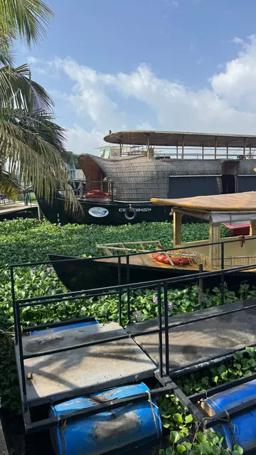 Bens Cruise & Homestay