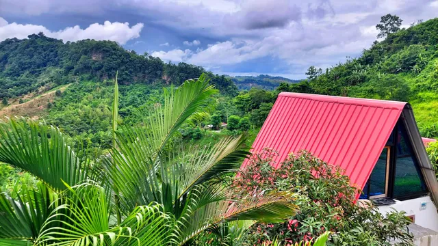 Six View Hill Resort