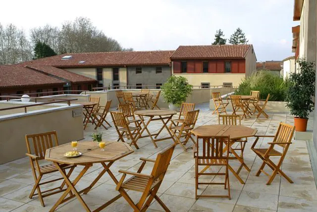 Adonis Carcassonne Résidence la Barbacane