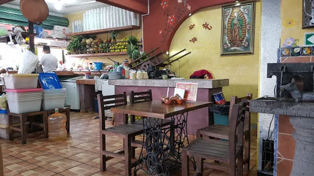 Torton Tortas, Tacos y Hamburguesas