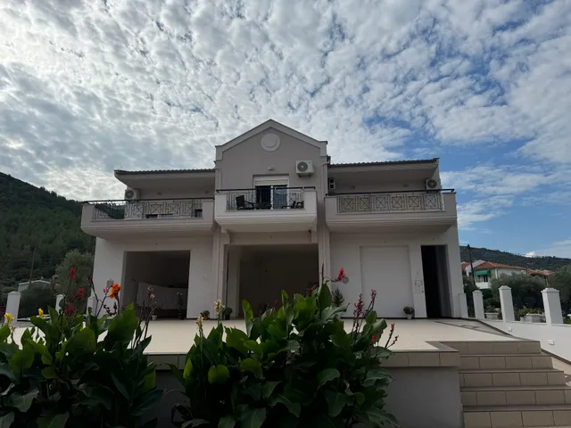 Xanthiotis Apartments