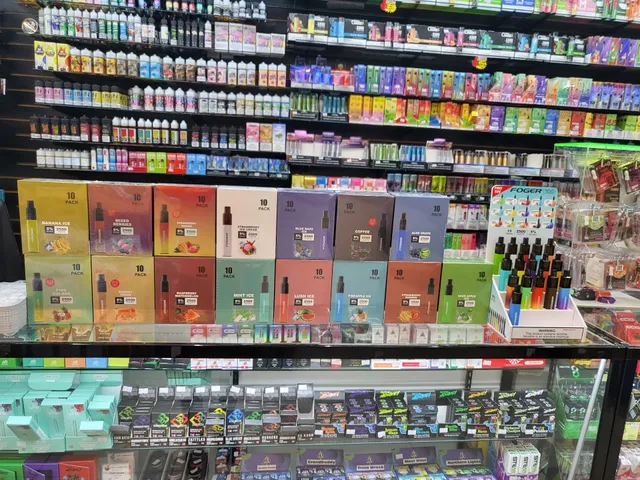 TIC TOK SMOKES & VAPES 1