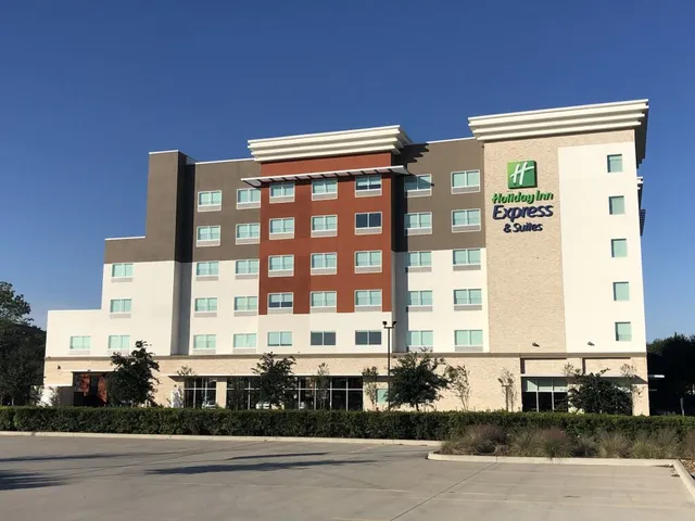 Holiday Inn Express & Suites Houston Westchase - Westheimer by IHG