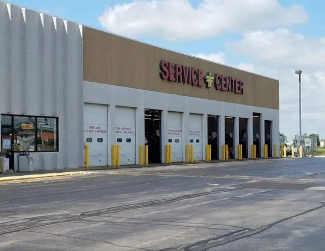 Blain's Farm & Fleet Tires and Auto Service Center - Woodstock, IL