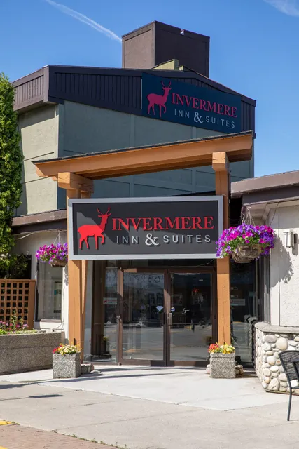 Invermere Inn & Suites