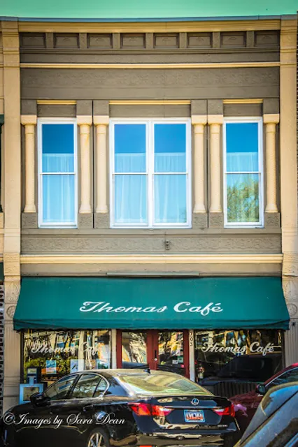 Thomas Cafe