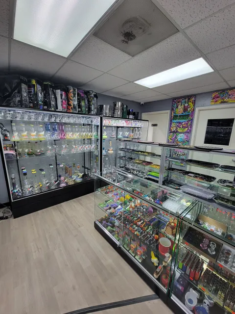 Neverlow Smoke Shop & Vape Lounge