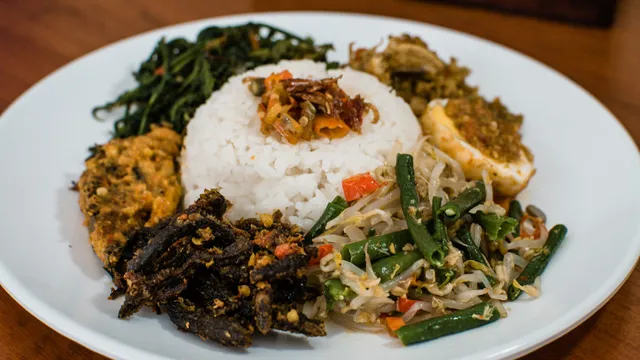 Nasi Campur Luhde