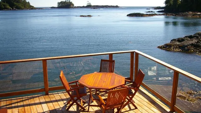 Bostrom's Oceanfront B&B On Little Beach Bay