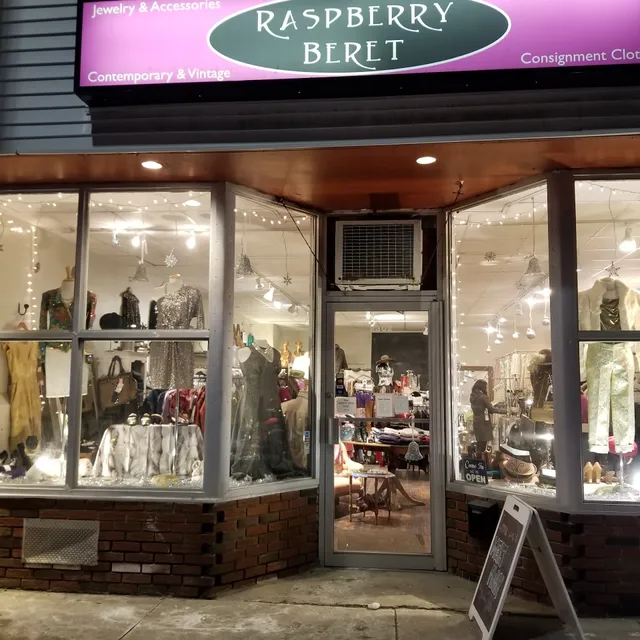 Raspberry Beret | Cambridge