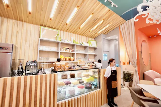 Candy's Cafe and Restaurant