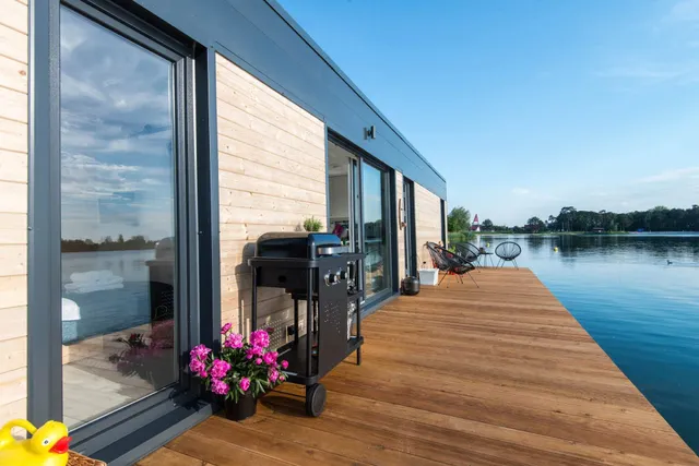 Costa del Kryspi - Całoroczny Glamping & SPA na Wodzie