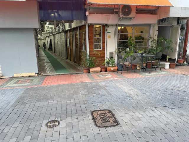 レトロの元祖 門司中央市場