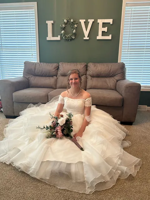 Dawn's Bridals, Inc.