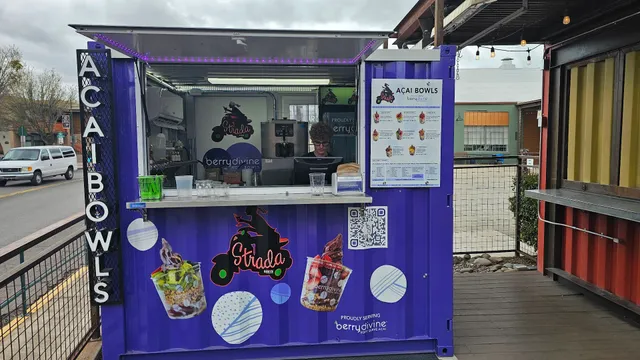 Berry Divine @ Strada