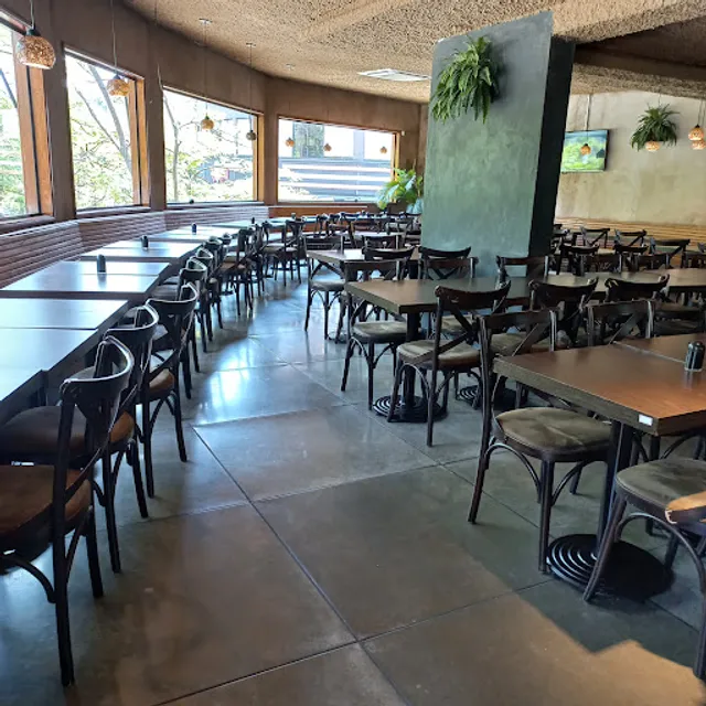 Quattro Bar e Restaurante