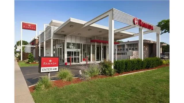 Ramada by Wyndham Rockville Centre