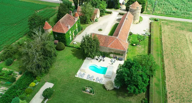 Castle Ribourdin: Luxury Guest Rooms