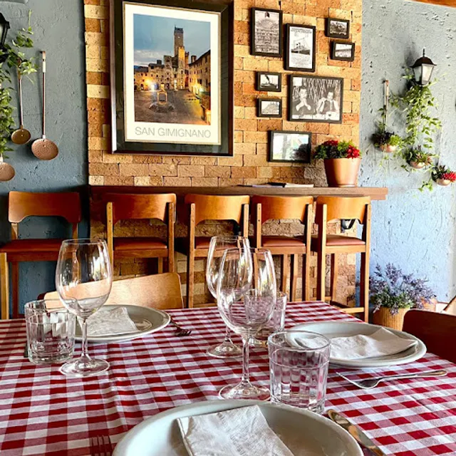 Trattoria La Grande Famiglia