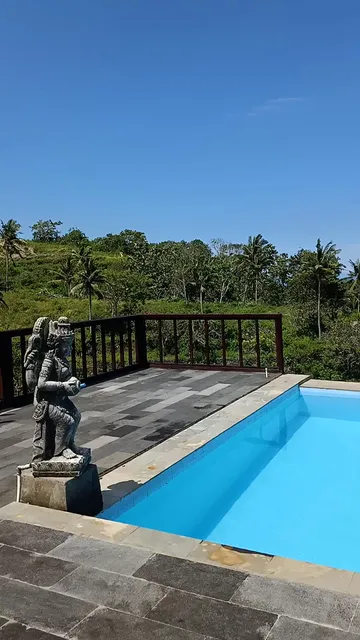 Nusapenida Pini Sentana