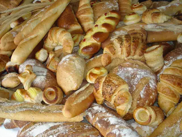 Pães & Cia - Padaria e Confeitaria