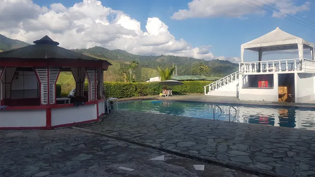 Esmeralda Entre Montañas