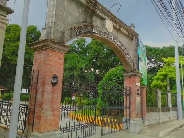 De La Salle University - Dasmariñas: Gate 3