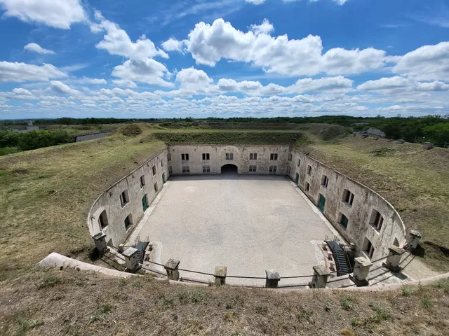 Komáromi erődrendszer - Monostori Erőd