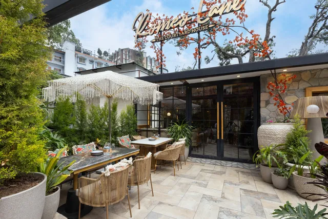 Romeo Lane The Courtyard House