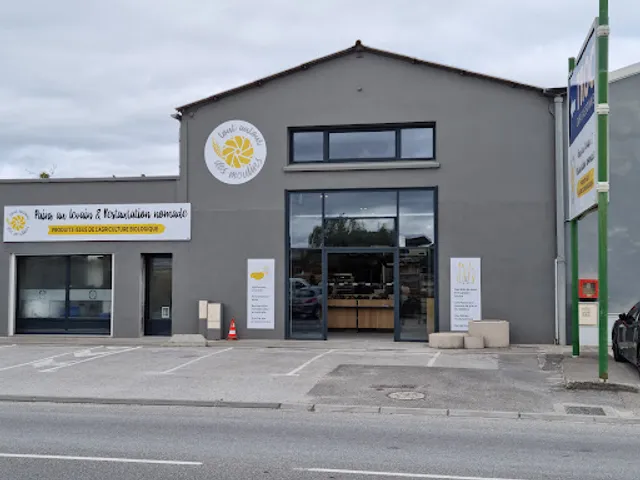 Tout autour des moulins