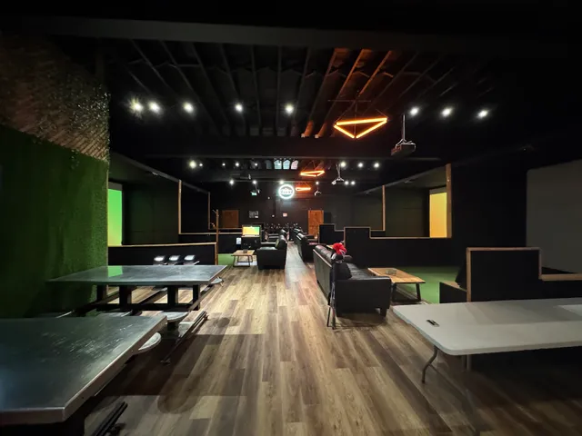6ix Iron Indoor Golf - Downtown