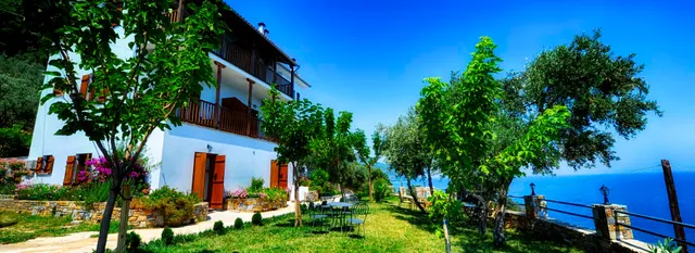 ΞΕΝΩΝΑΣ ΕΝΑΣΤΡΟΝ