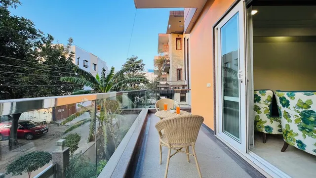 BluO Luxury Stay Medicity Balcony TubGym