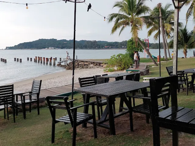 Hightime Cafe Marina Island