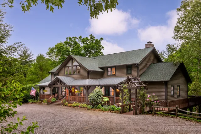 Bent Creek Lodge Bed & Breakfast - Asheville