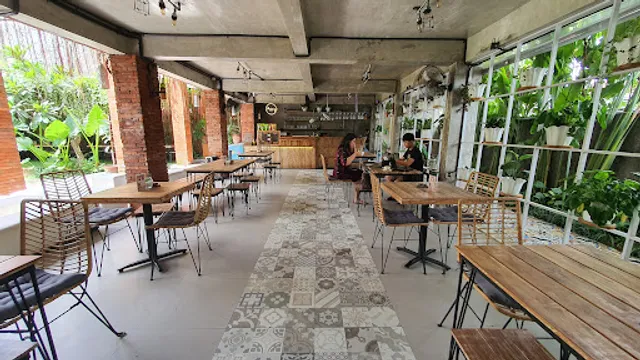 Ming Coffee Eatery and Music