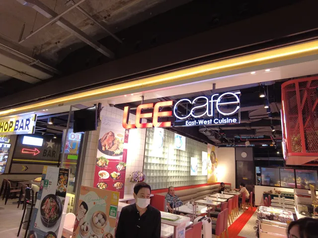 Lee Cafe East West Cuisine