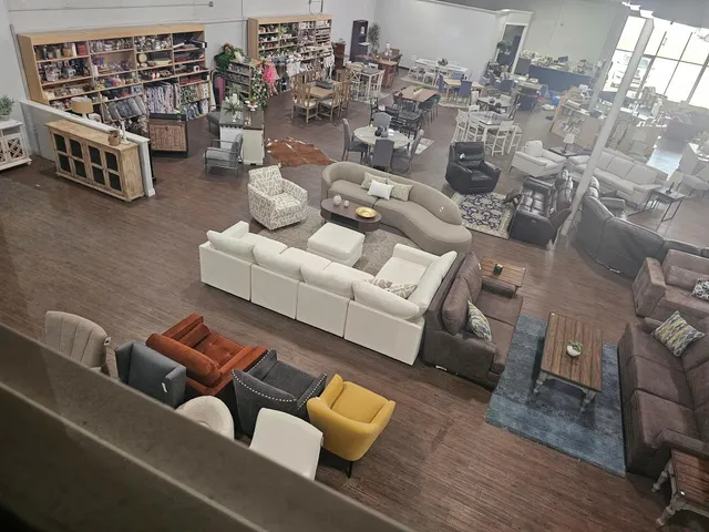 Shannon Lee Furniture & Decor