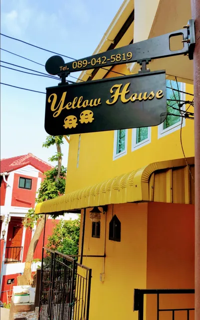 Yellow House Koh Si Chang