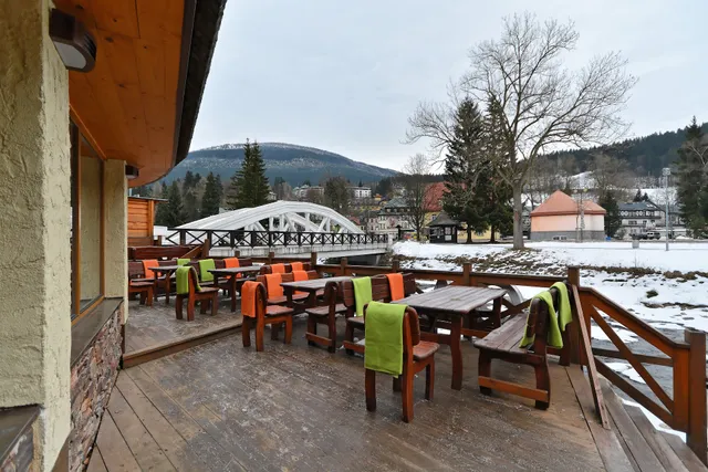 Bogner Pavilon Caffe