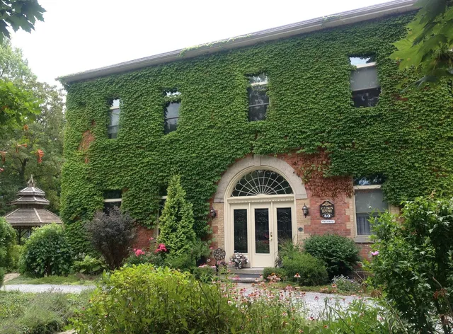 School House Bed and Breakfast C.1859